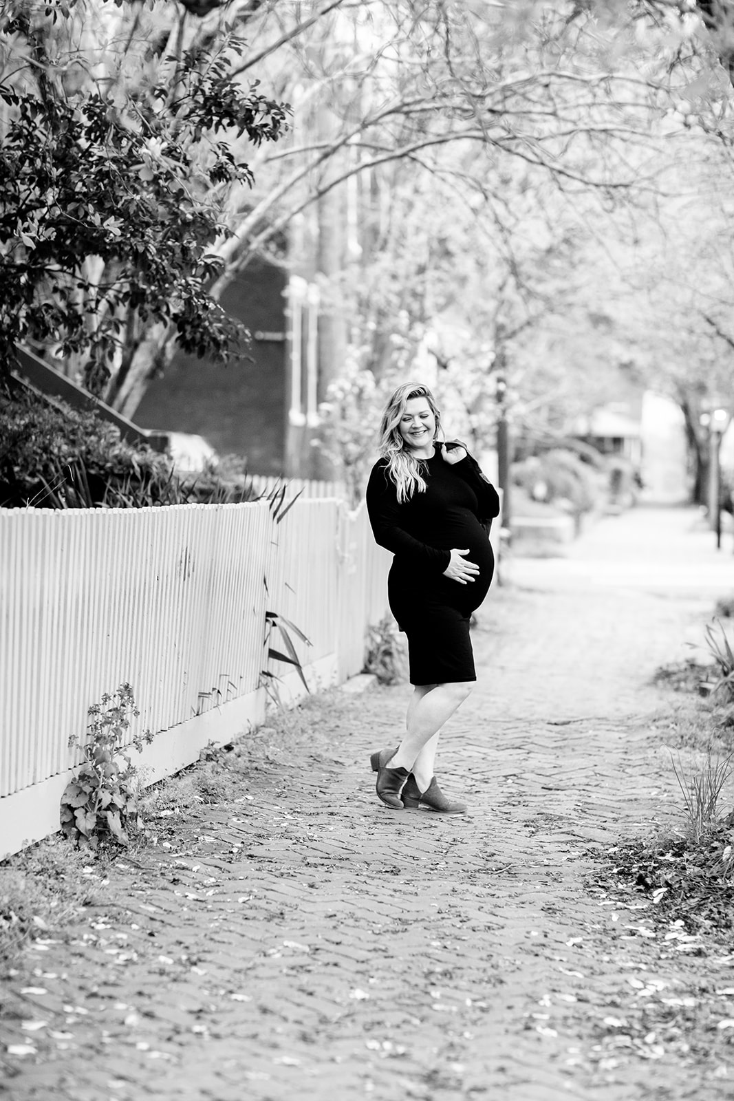 Casual Lifestyle Maternity Photos in Church Hill - Image Property of www.j-dphoto.com