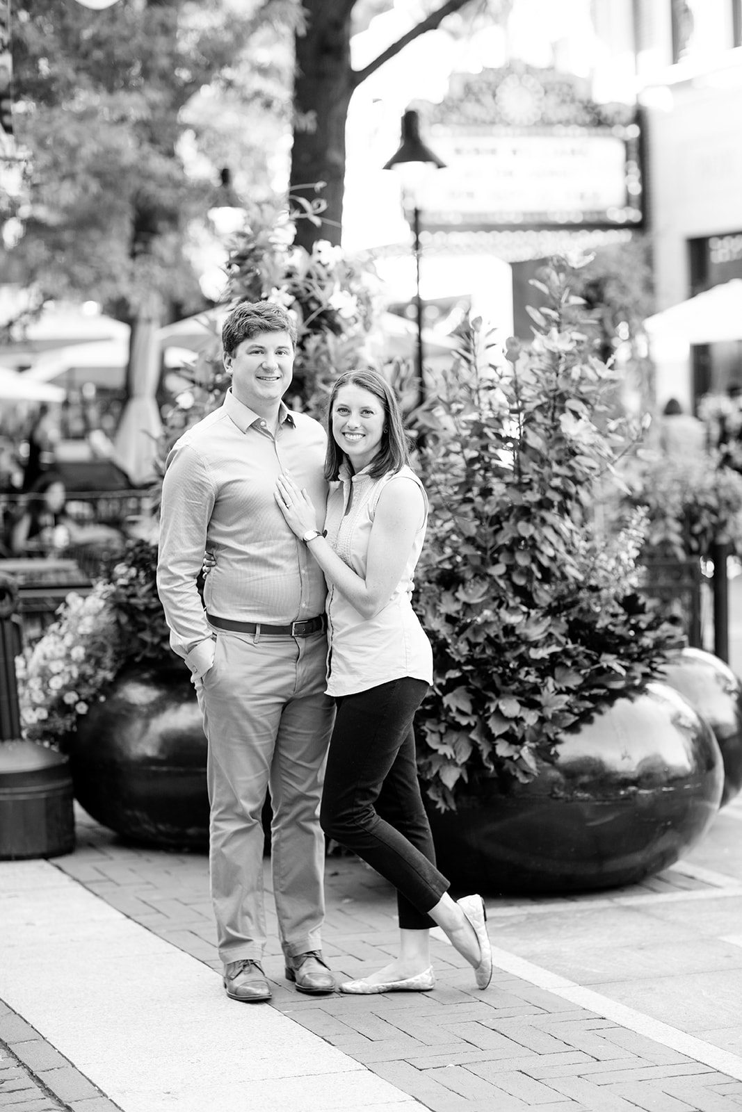 Downtown Mall Couples Photo Shoot Charlottesville Va Photographer - Image Property of www.j-dphoto.com