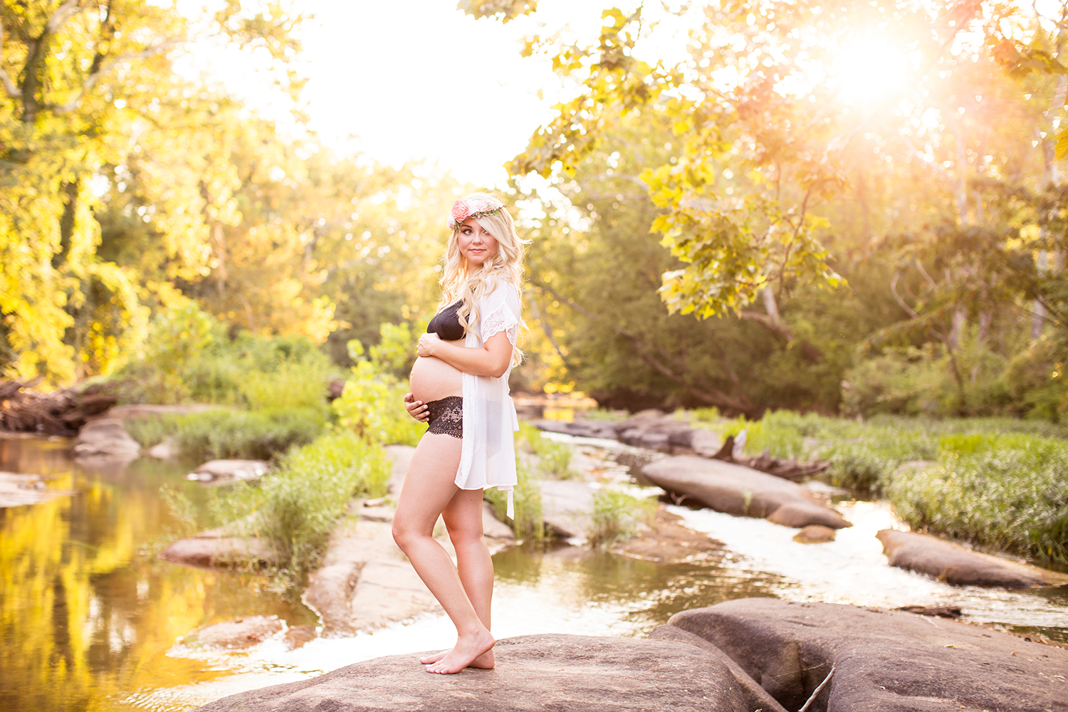 Outdoor Maternity Boudoir on the River - Image Property of www.j-dphoto.com