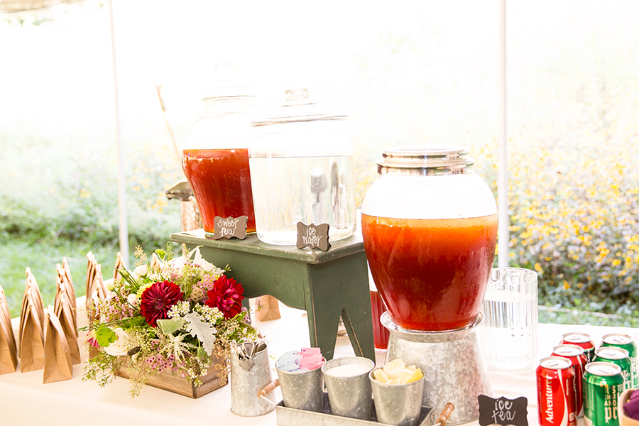 8 Ways to Beat the Heat at Your Summer Wedding - Image Property of www.j-dphoto.com