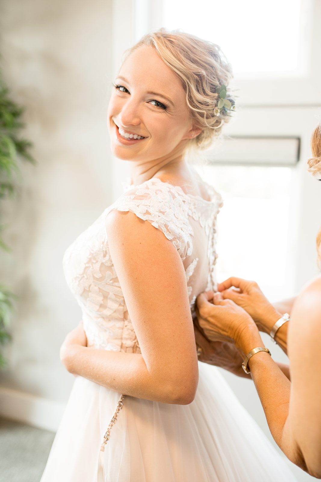 The most common mistake brides make on their timeline and how to avoid it - Image Property of www.j-dphoto.com