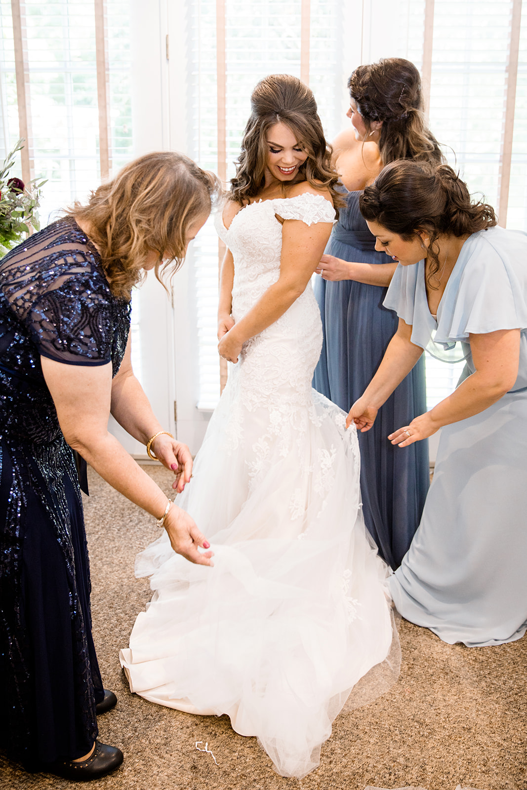 Kenica  Bryons Wedding at Keswick Vineyards - Image Property of www.j-dphoto.com