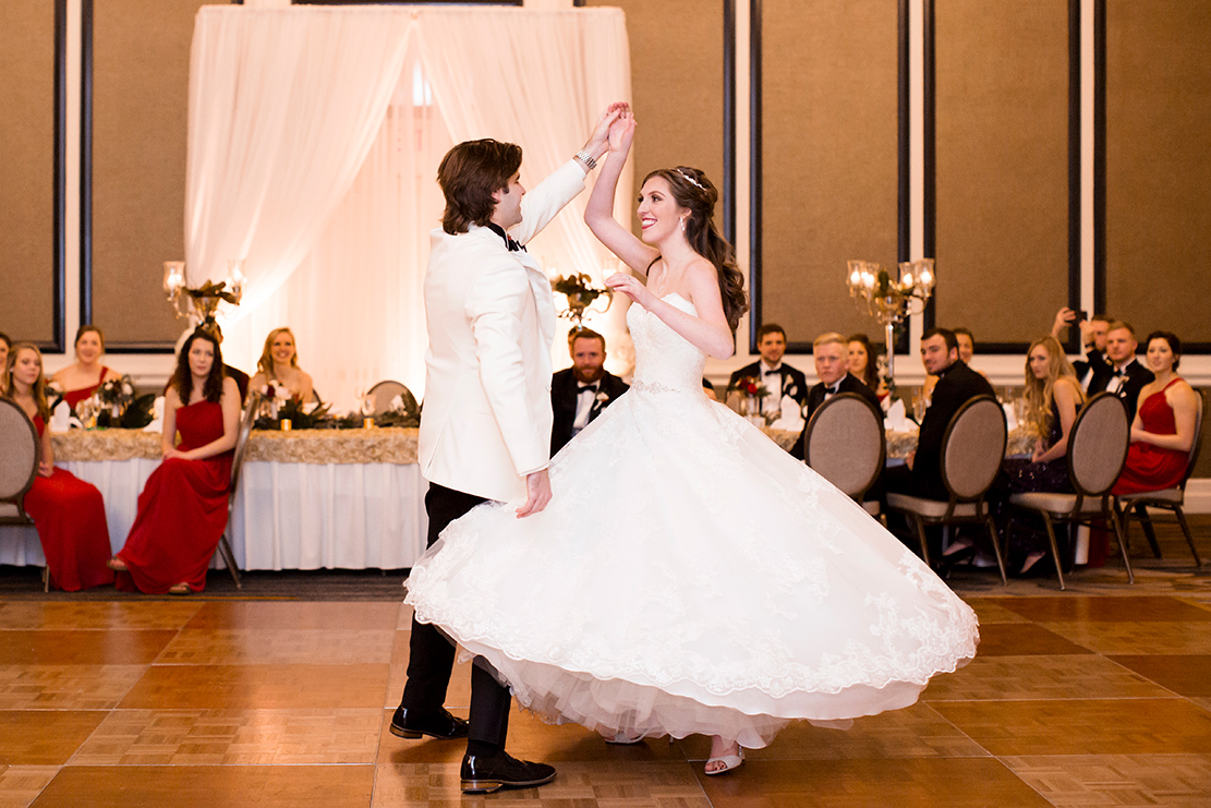 Kristen  Andrews Winter Wedding - Image Property of www.j-dphoto.com