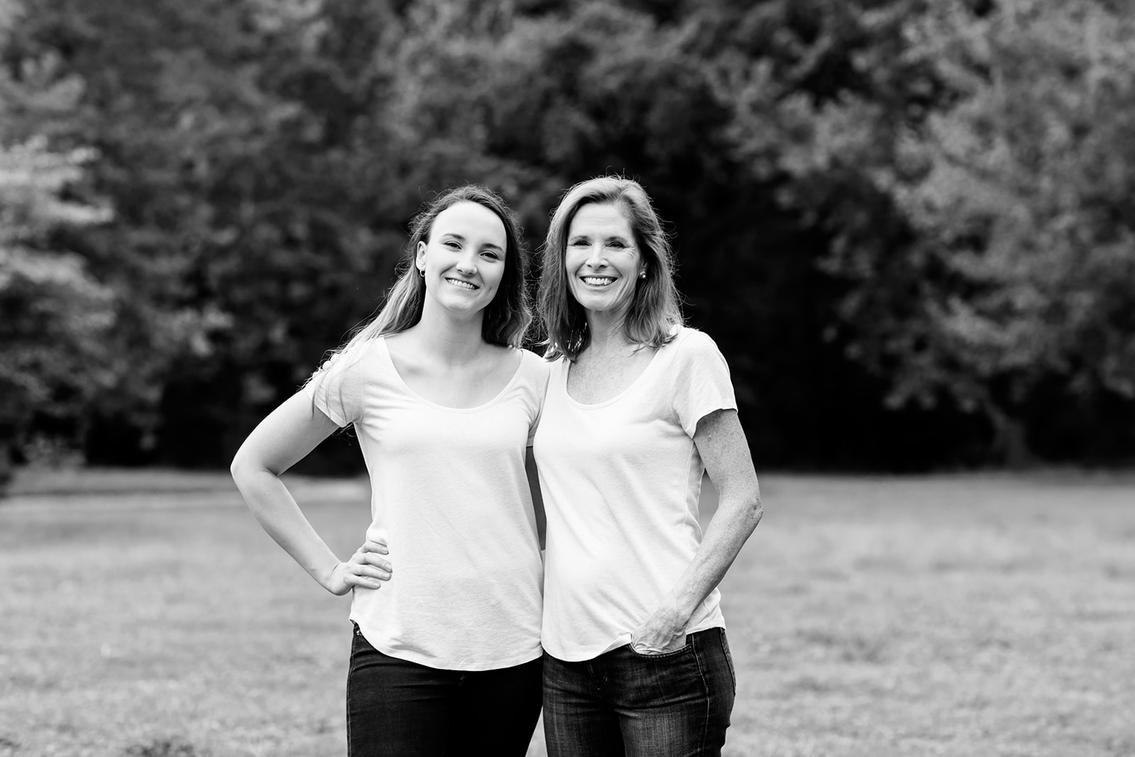 Richmond Virginia Family Photos with Adult Children at Byrd Park - Image Property of www.j-dphoto.com