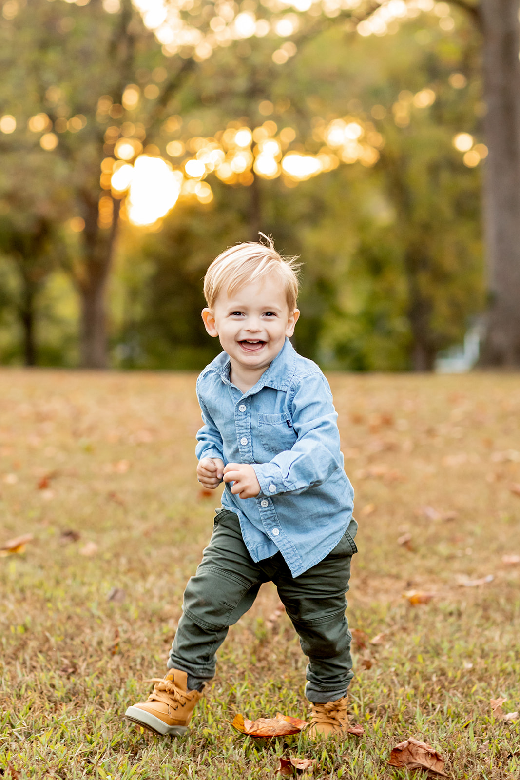 Moran Fall Family Photos at Byrd Park - Image Property of www.j-dphoto.com