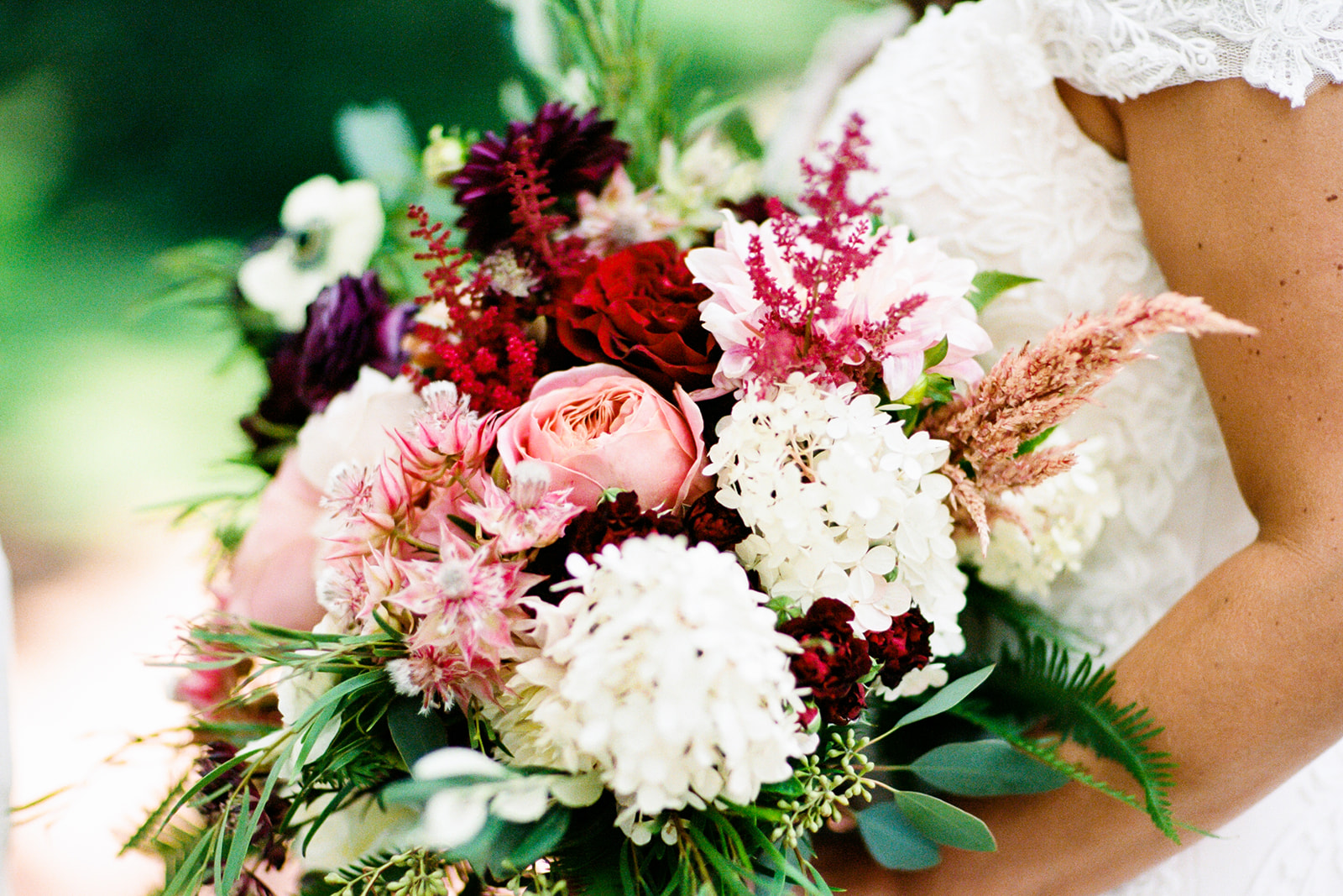 Film Wedding Photographs at Keswick Vineyards - Image Property of www.j-dphoto.com