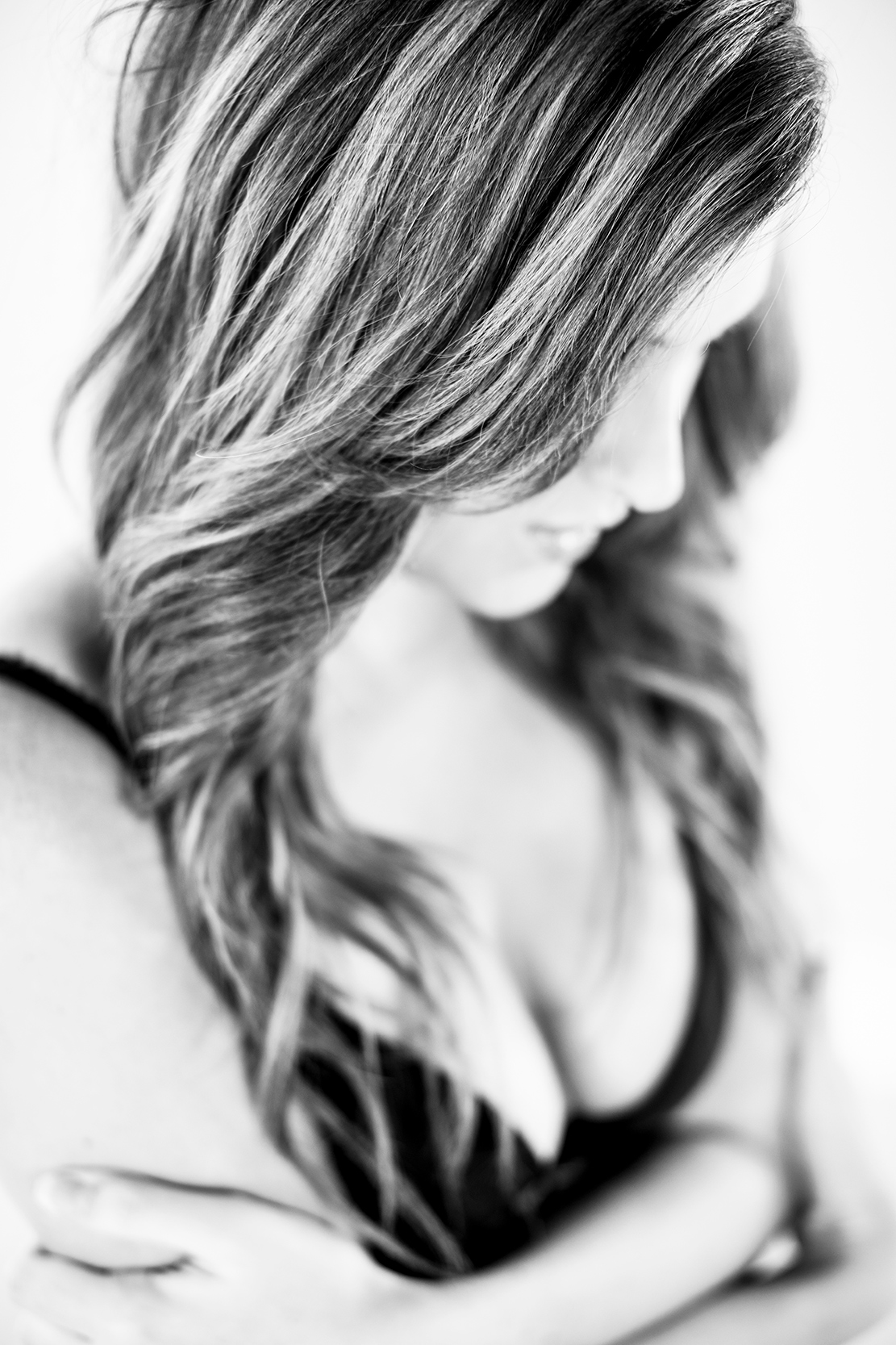 Best Friends do a Boudoir Shoot Together - Image Property of www.j-dphoto.com