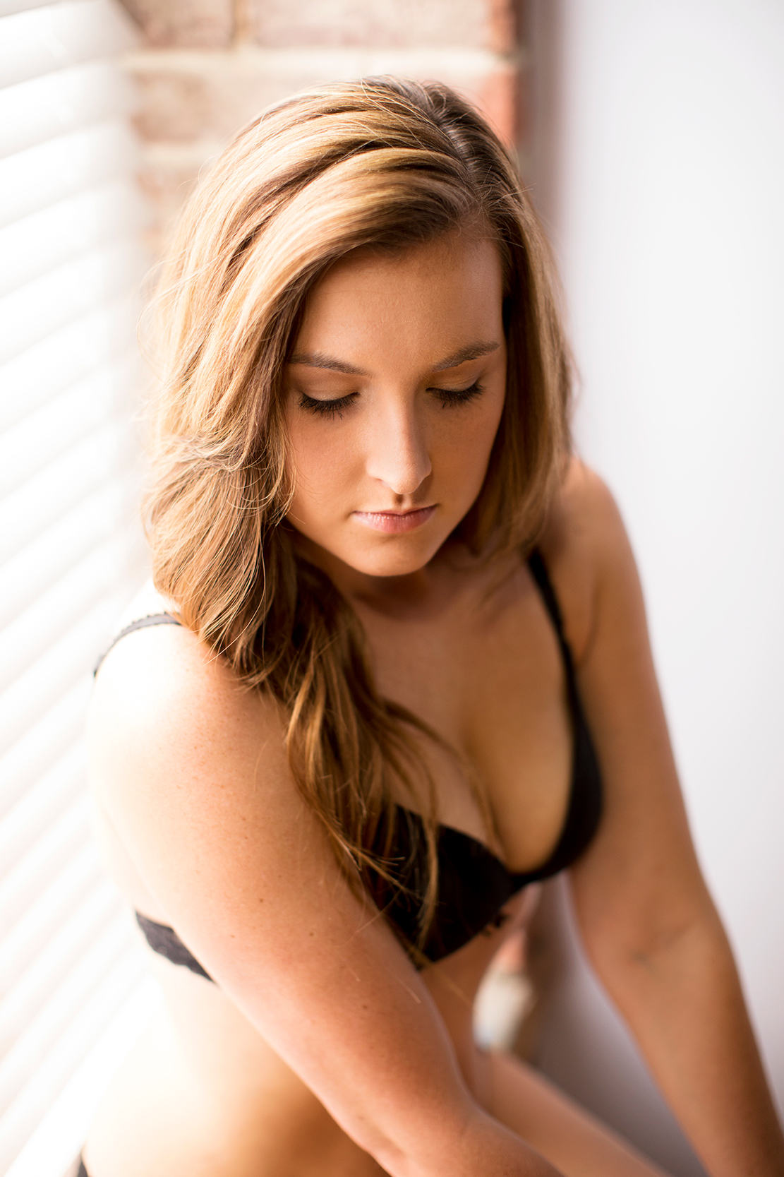 Best Friends do a Boudoir Shoot Together - Image Property of www.j-dphoto.com