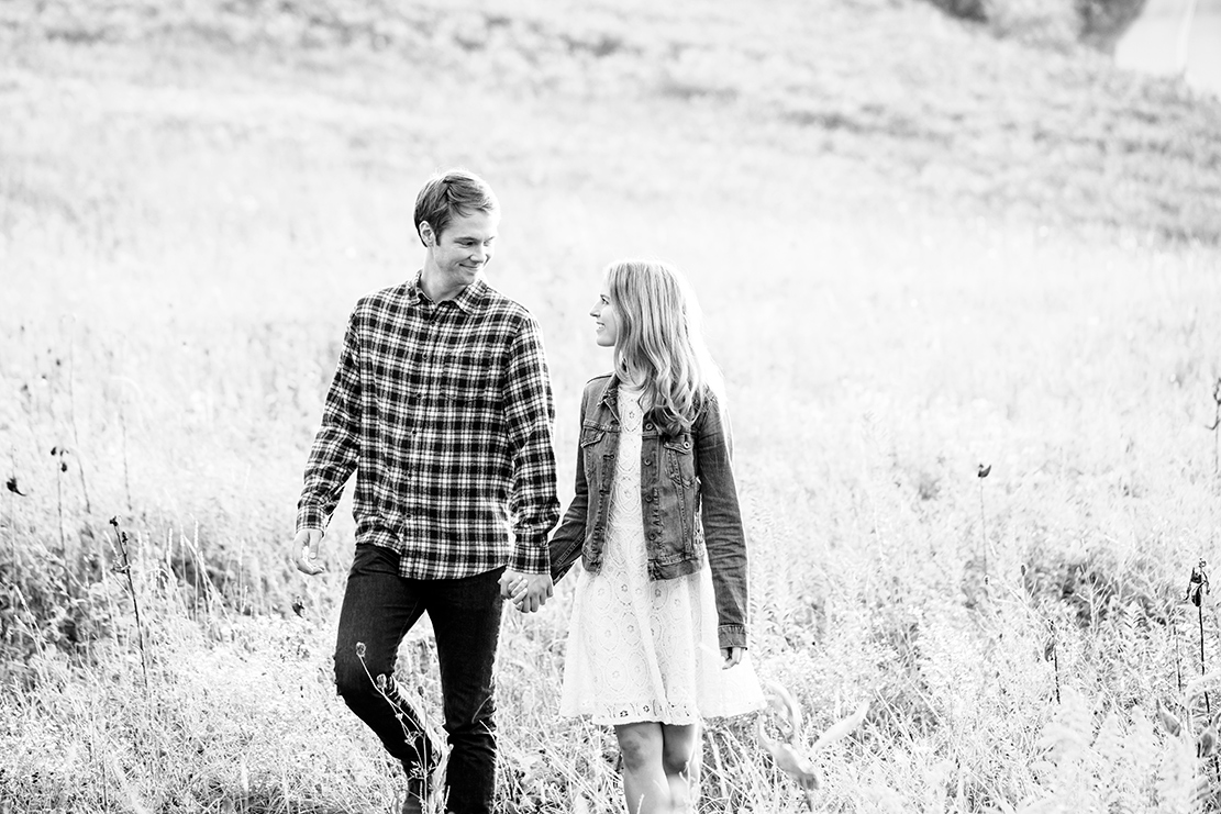 Beth  Devins Engagement Shoot at Humpback Rock - Image Property of www.j-dphoto.com