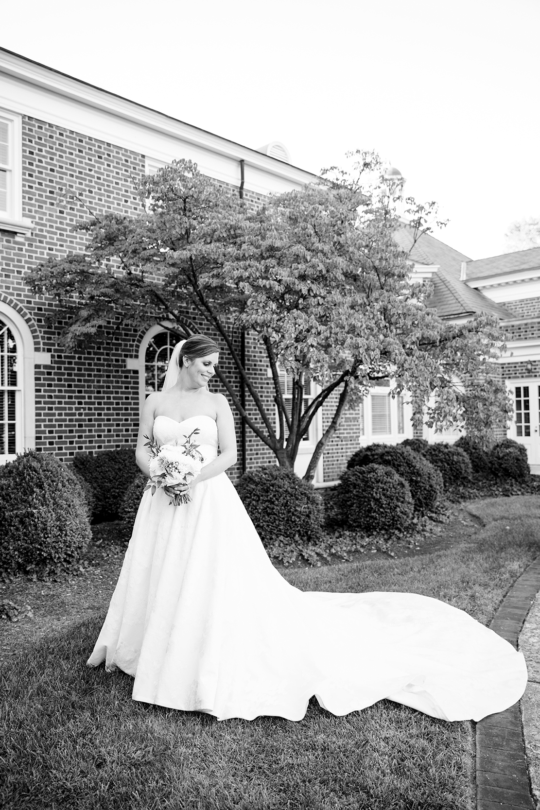 Beth  Blakleys Wedding at The Boonsboro Country Club - Image Property of www.j-dphoto.com