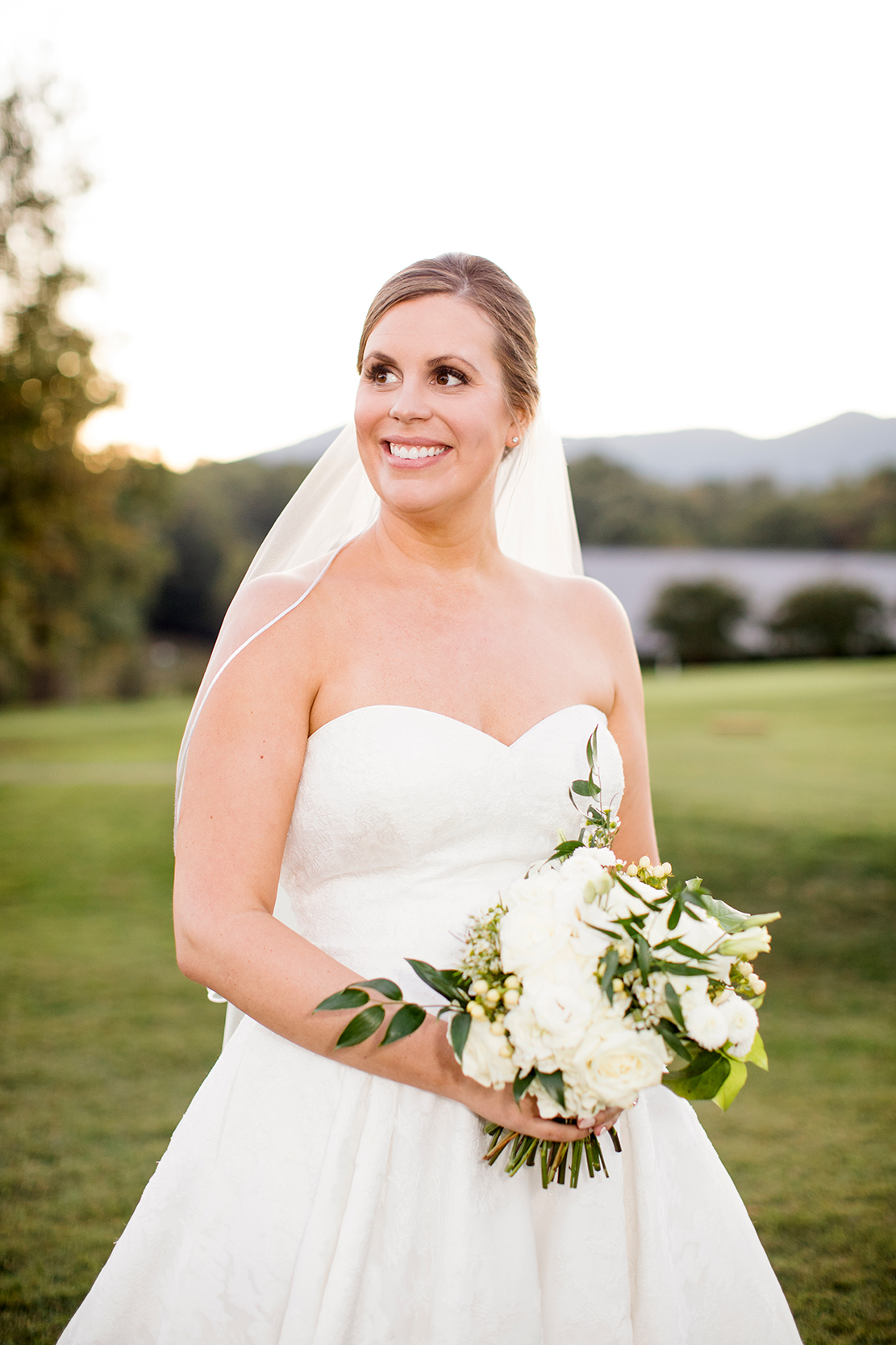 Beth  Blakleys Wedding at The Boonsboro Country Club - Image Property of www.j-dphoto.com