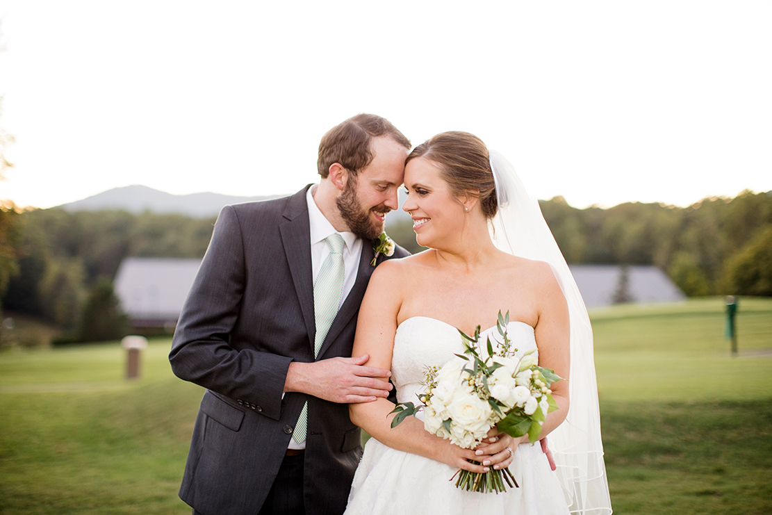 Beth  Blakleys Wedding at The Boonsboro Country Club - Image Property of www.j-dphoto.com