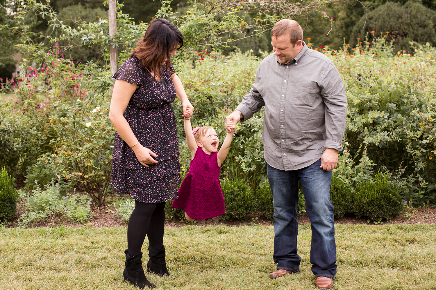 Fall Family Photos at Tuckahoe Plantation - Image Property of www.j-dphoto.com