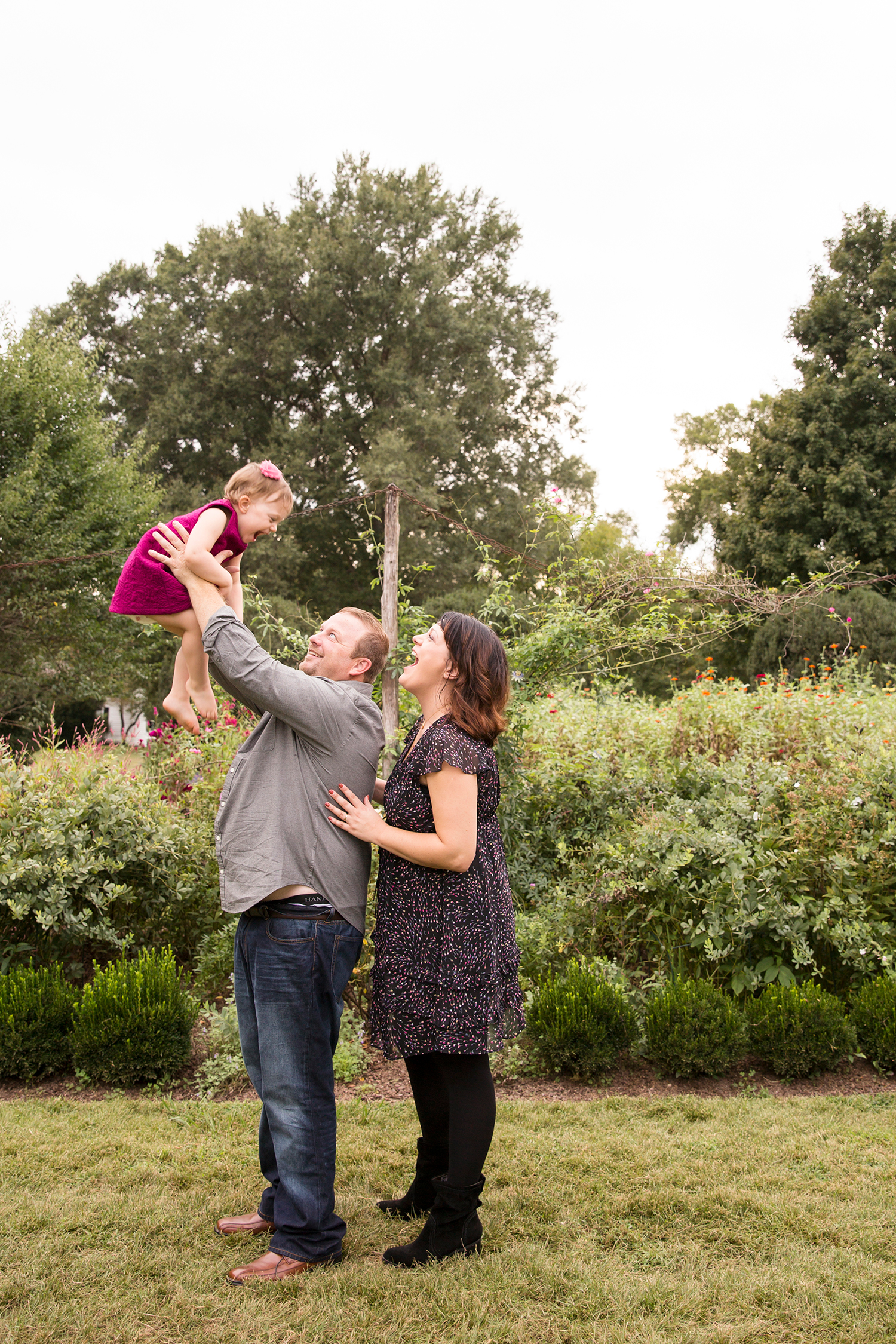 Fall Family Photos at Tuckahoe Plantation - Image Property of www.j-dphoto.com