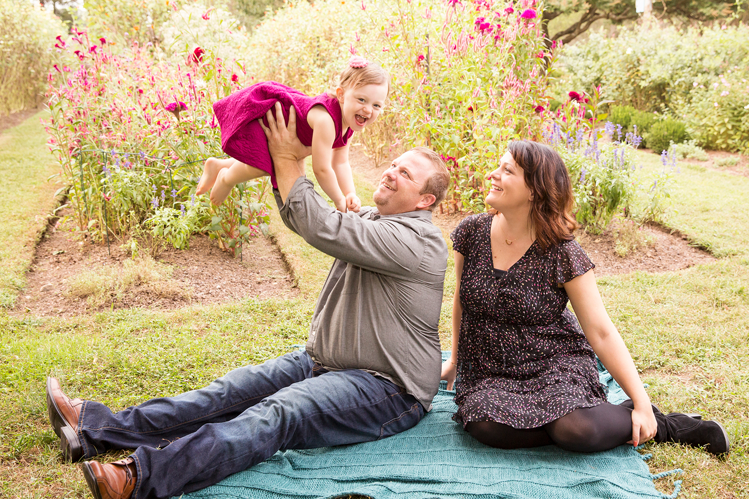Fall Family Photos at Tuckahoe Plantation - Image Property of www.j-dphoto.com