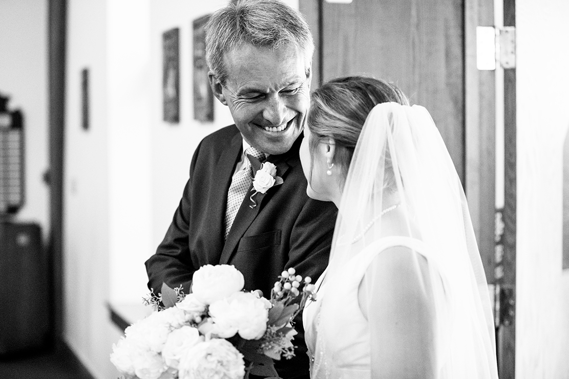 Wedding Preview  Emelie  Rob - Image Property of www.j-dphoto.com