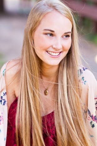 Emmas Senior Portraits - Image Property of www.j-dphoto.com