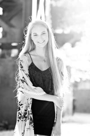 Emmas Senior Portraits - Image Property of www.j-dphoto.com