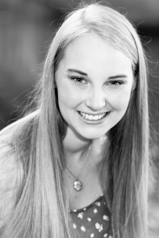 Emmas Senior Portraits - Image Property of www.j-dphoto.com