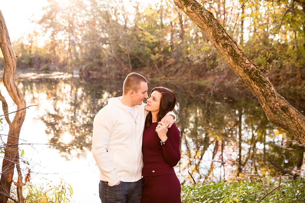 Fan and Belle Isle Fall Engagement Photos - Image Property of www.j-dphoto.com