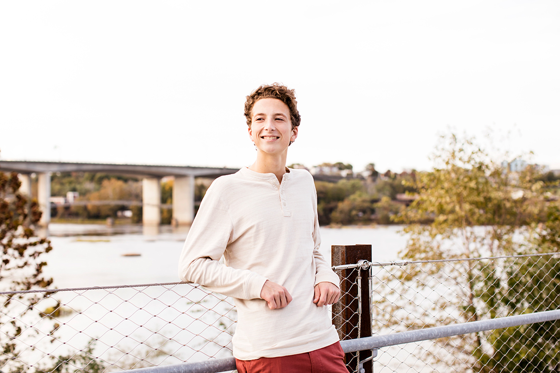 Griffins Senior Photos at The Potterfield Memorial Bridge - Image Property of www.j-dphoto.com