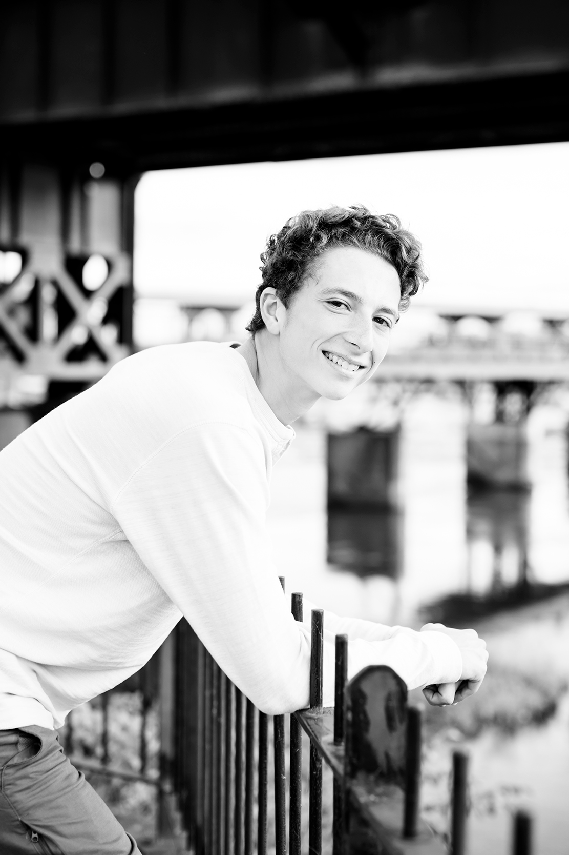 Griffins Senior Photos at The Potterfield Memorial Bridge - Image Property of www.j-dphoto.com