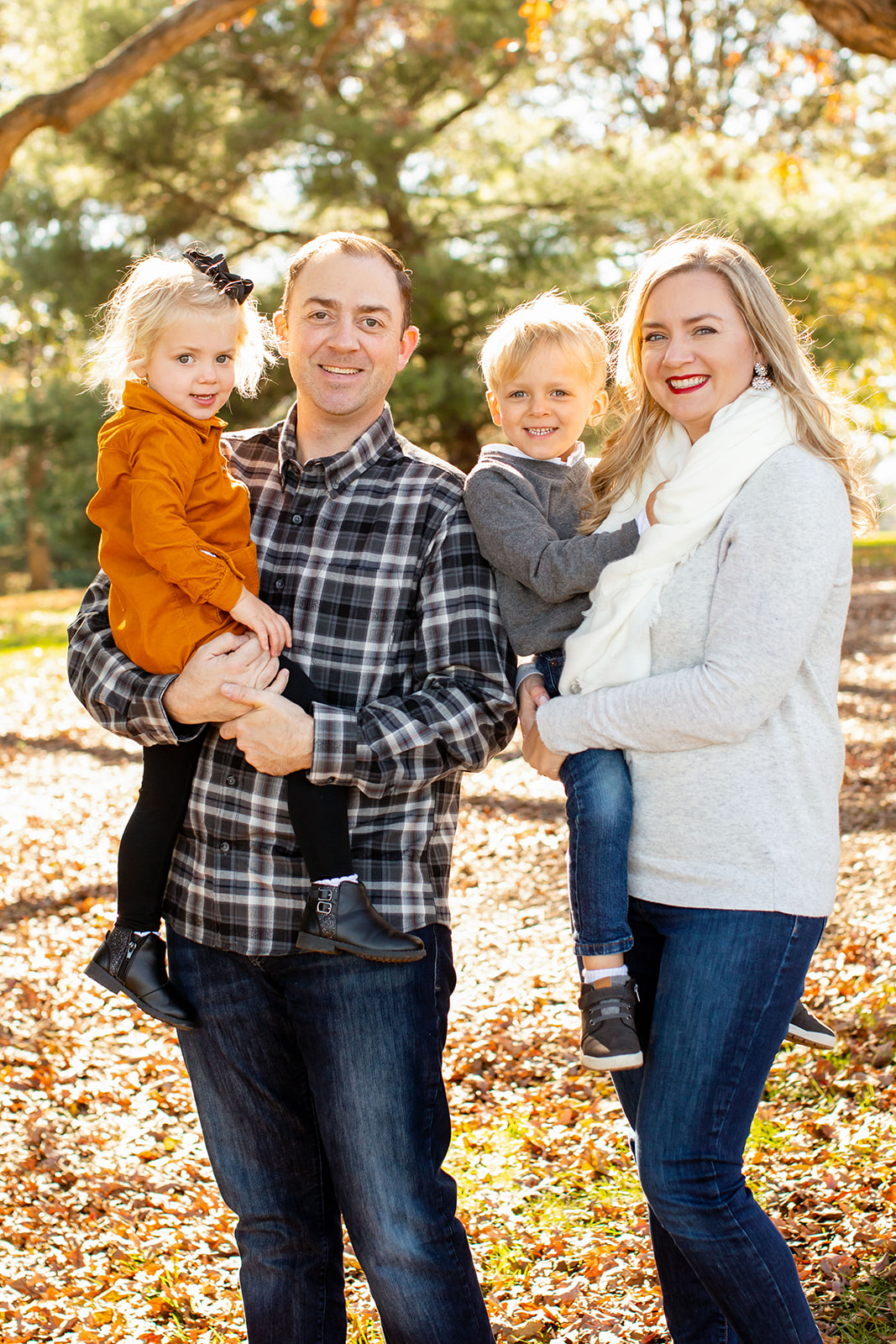 Hindman Family Photos at Ida Lee Park - Image Property of www.j-dphoto.com