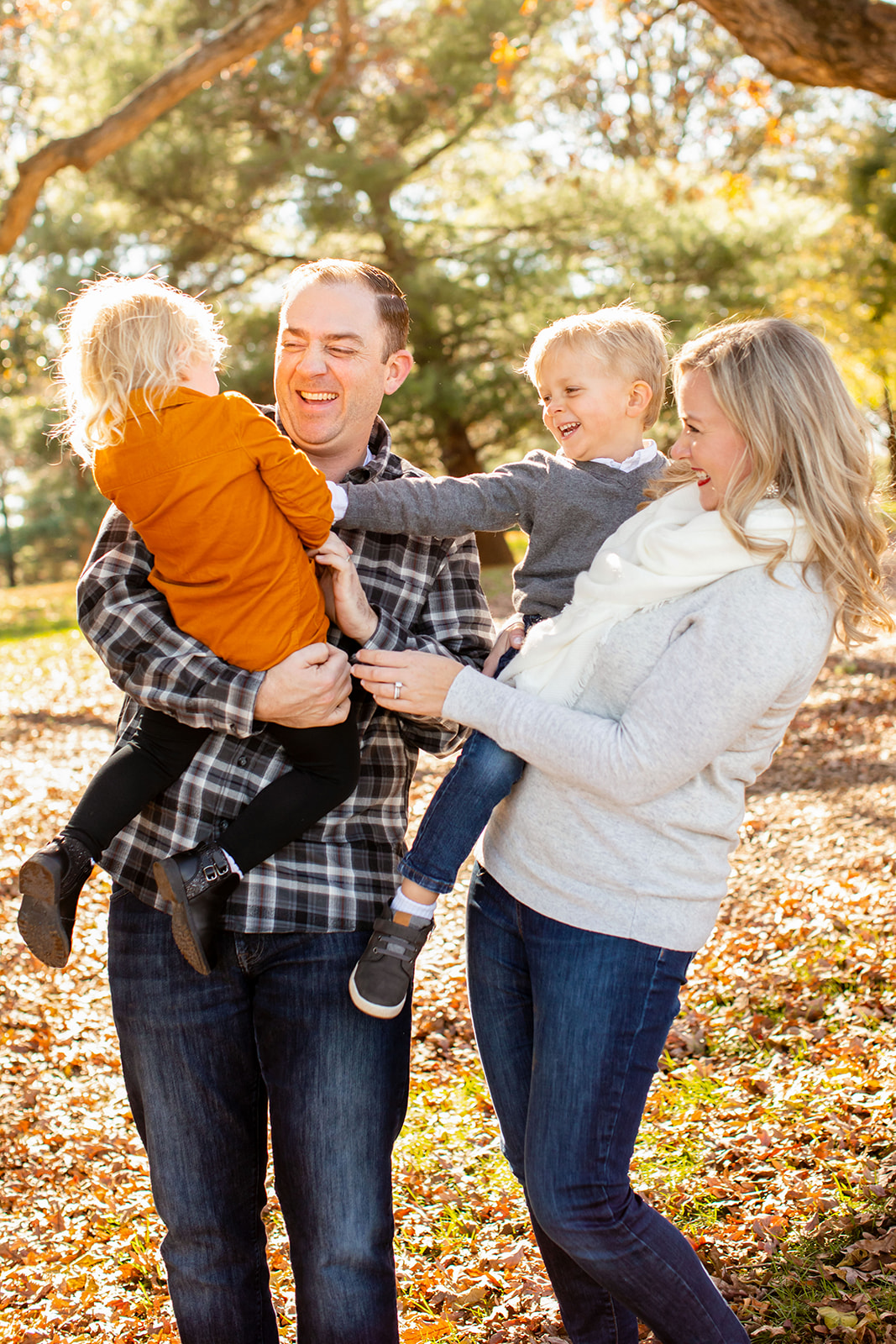 Hindman Family Photos at Ida Lee Park - Image Property of www.j-dphoto.com