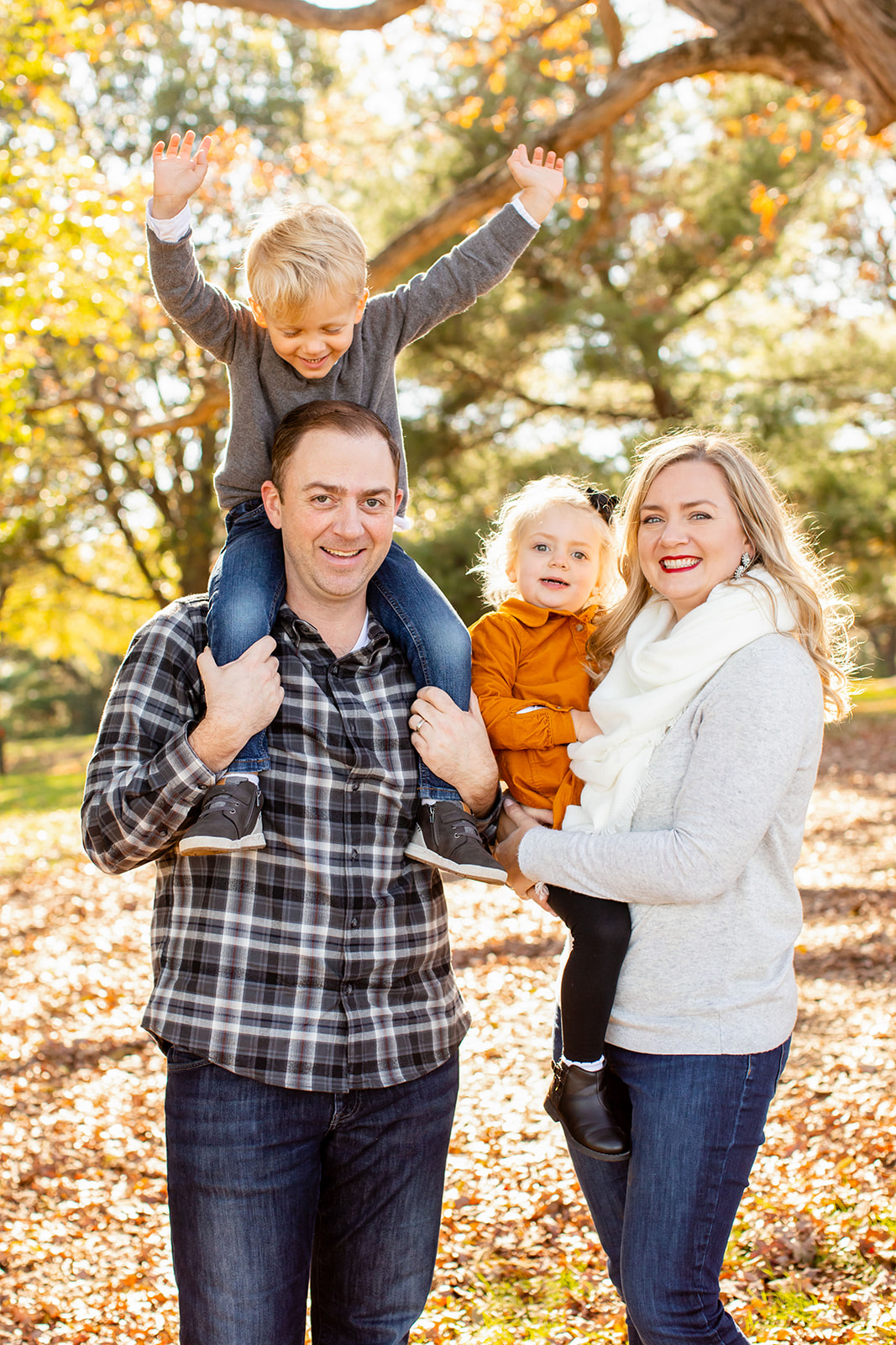 Hindman Family Photos at Ida Lee Park - Image Property of www.j-dphoto.com
