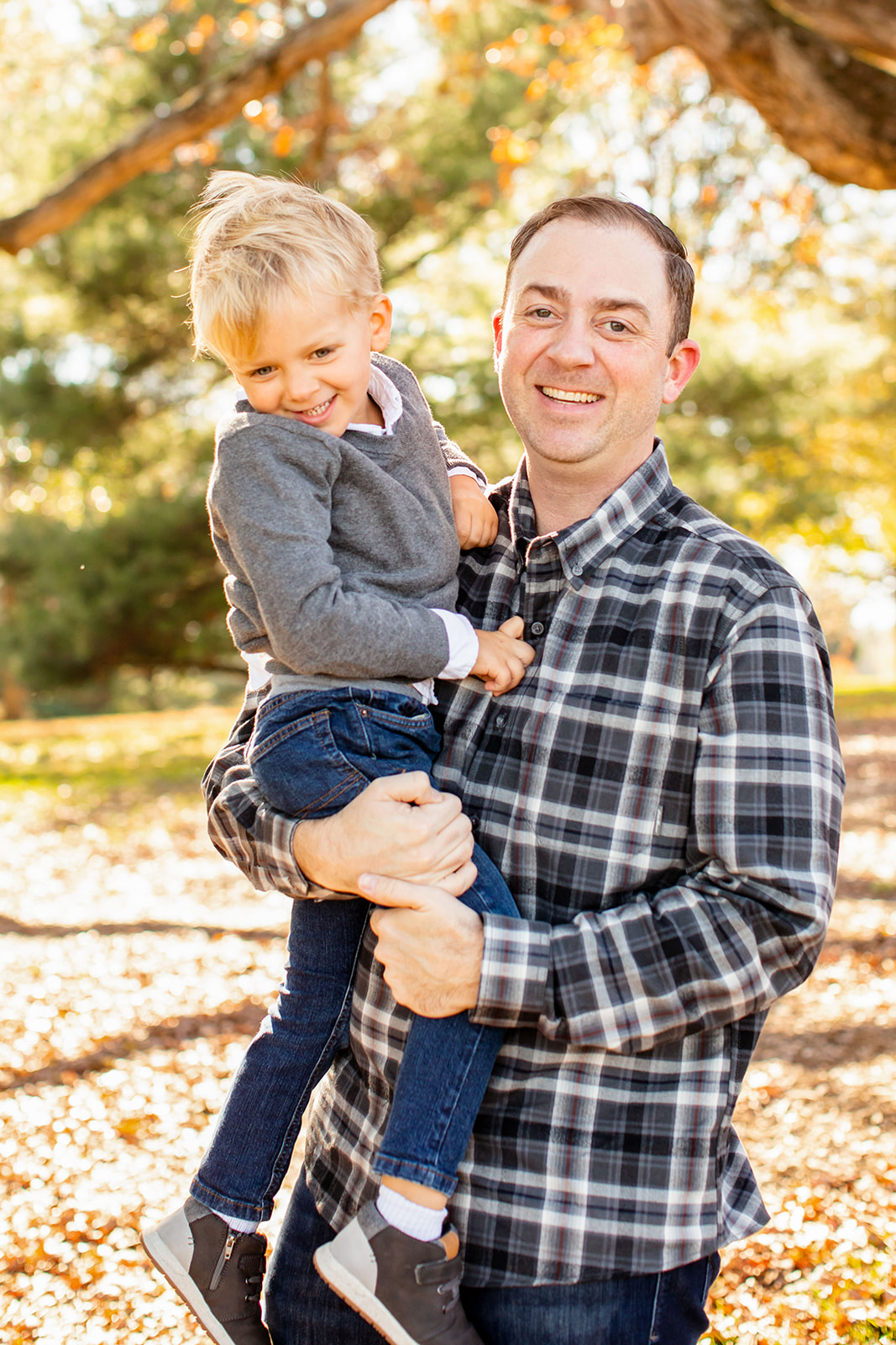 Hindman Family Photos at Ida Lee Park - Image Property of www.j-dphoto.com