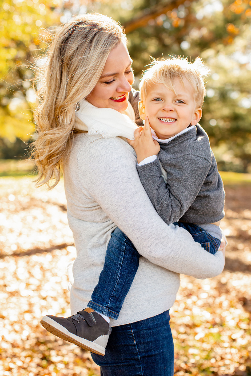 Hindman Family Photos at Ida Lee Park - Image Property of www.j-dphoto.com