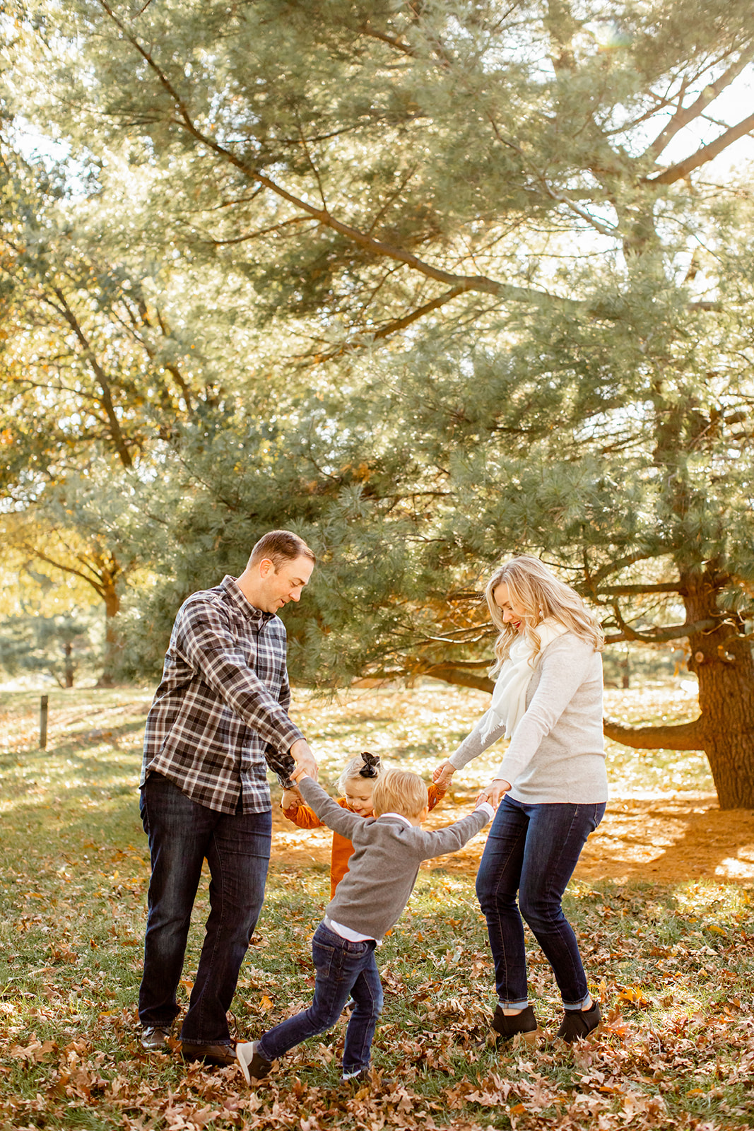 Hindman Family Photos at Ida Lee Park - Image Property of www.j-dphoto.com