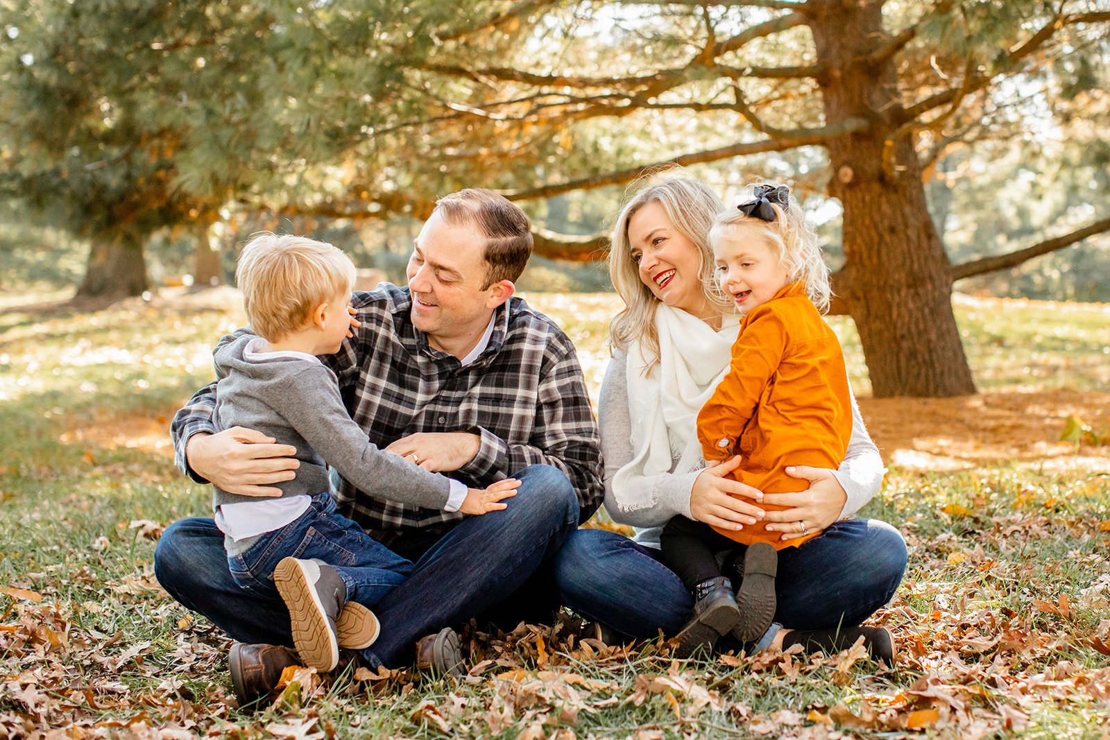 Hindman Family Photos at Ida Lee Park - Image Property of www.j-dphoto.com