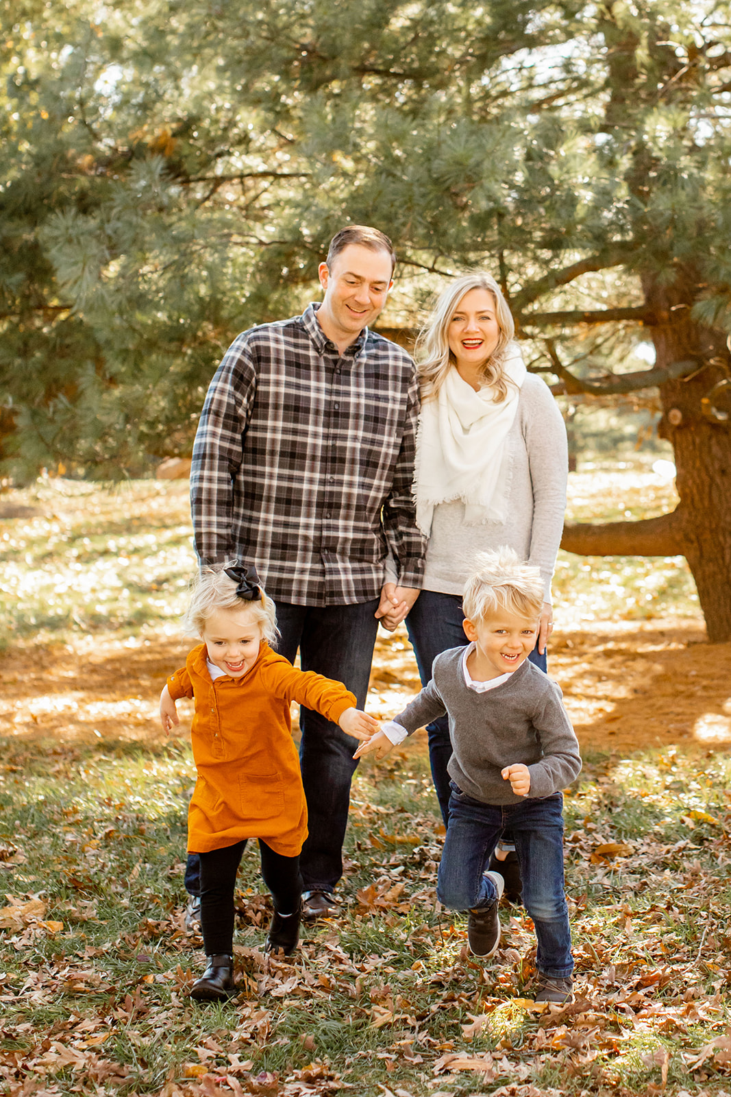 Hindman Family Photos at Ida Lee Park - Image Property of www.j-dphoto.com