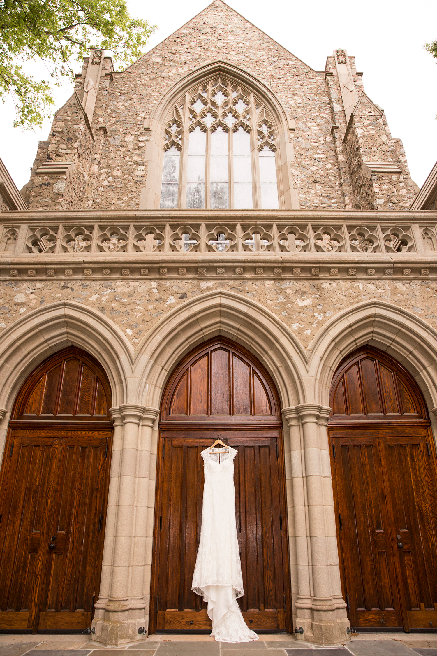 Ibbie Jebs Pastel Toned Spring Wedding - Image Property of www.j-dphoto.com