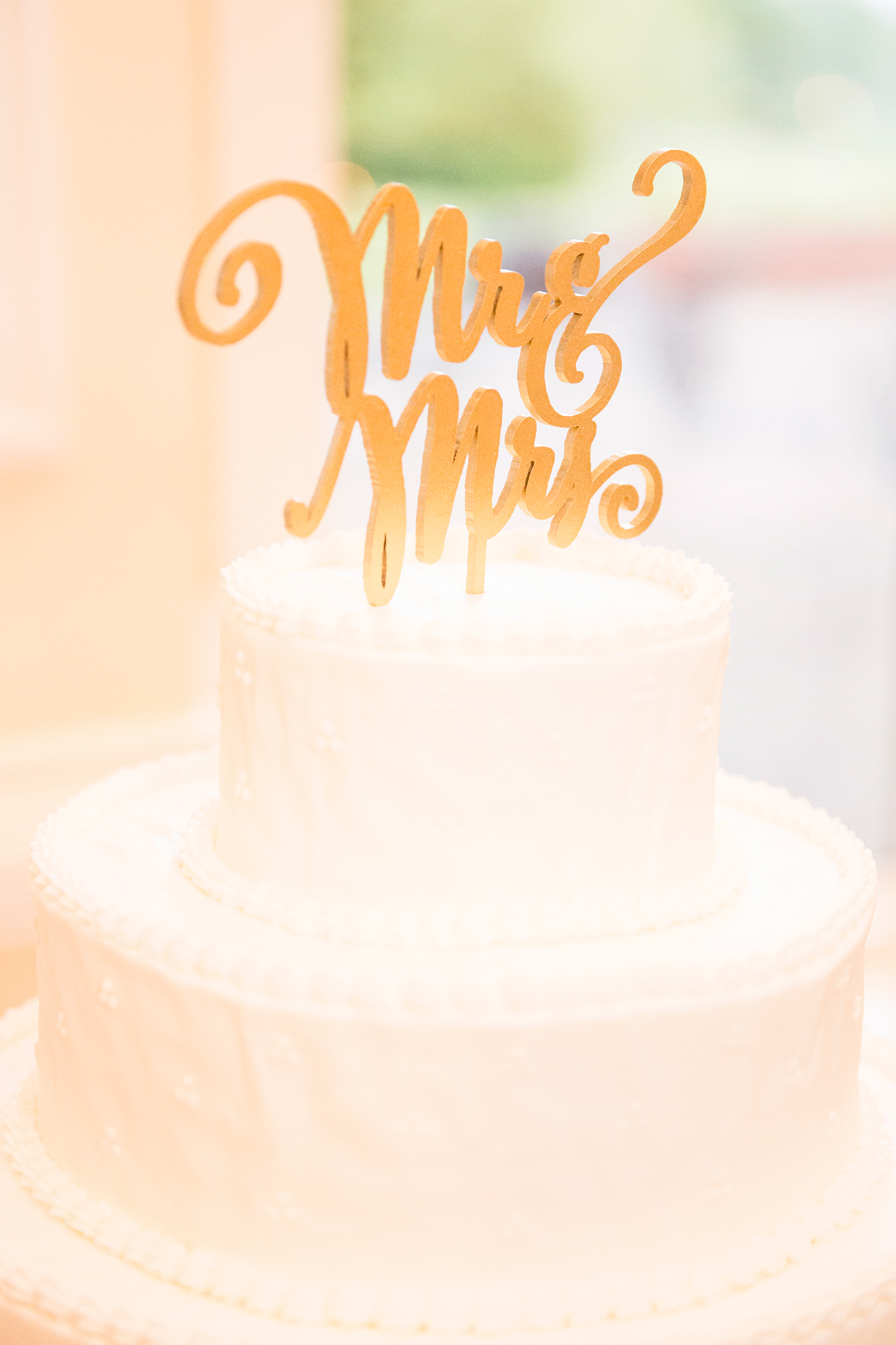 Ibbie Jebs Pastel Toned Spring Wedding - Image Property of www.j-dphoto.com