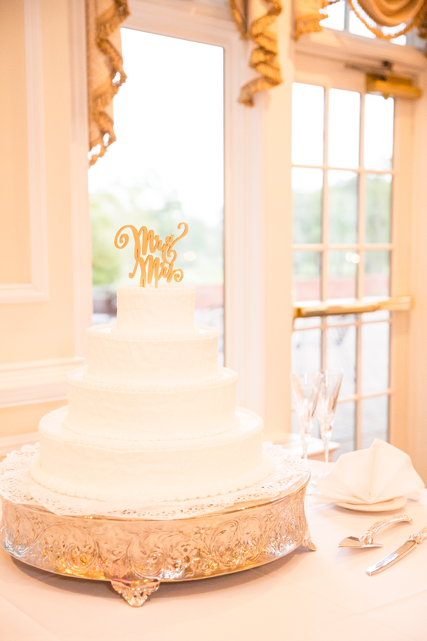 Ibbie Jebs Pastel Toned Spring Wedding - Image Property of www.j-dphoto.com