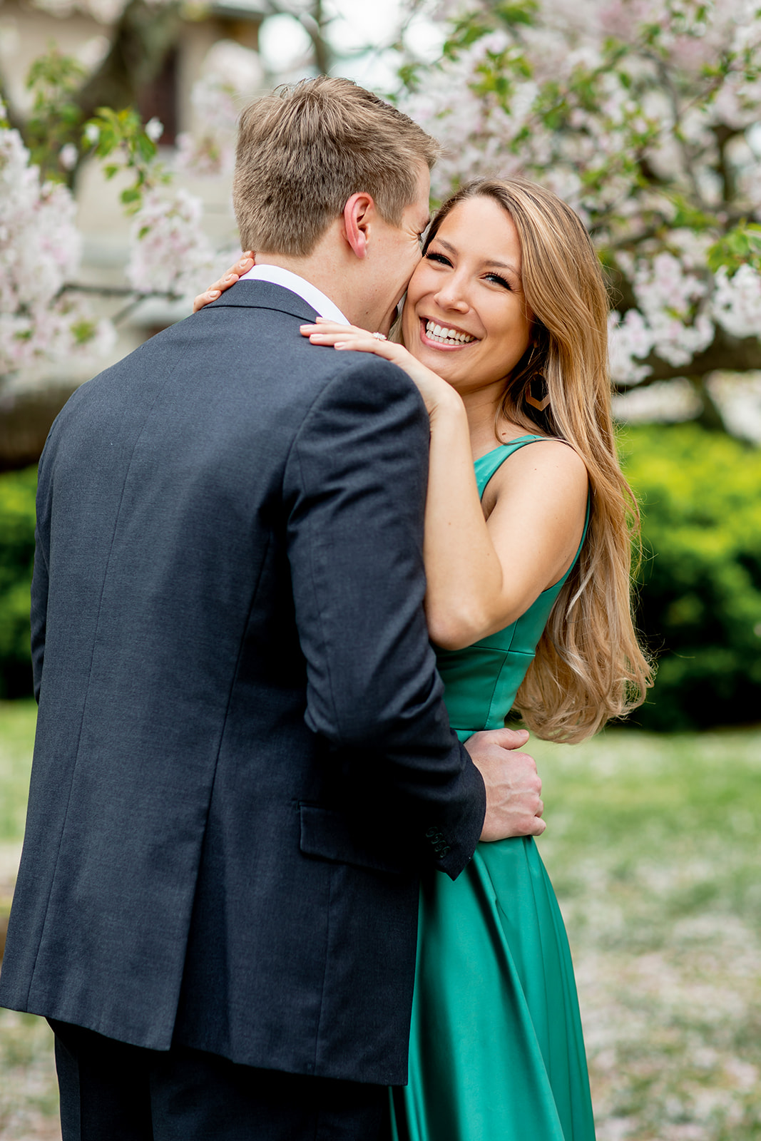 Spring Engagement Photos at Maymont - Image Property of www.j-dphoto.com