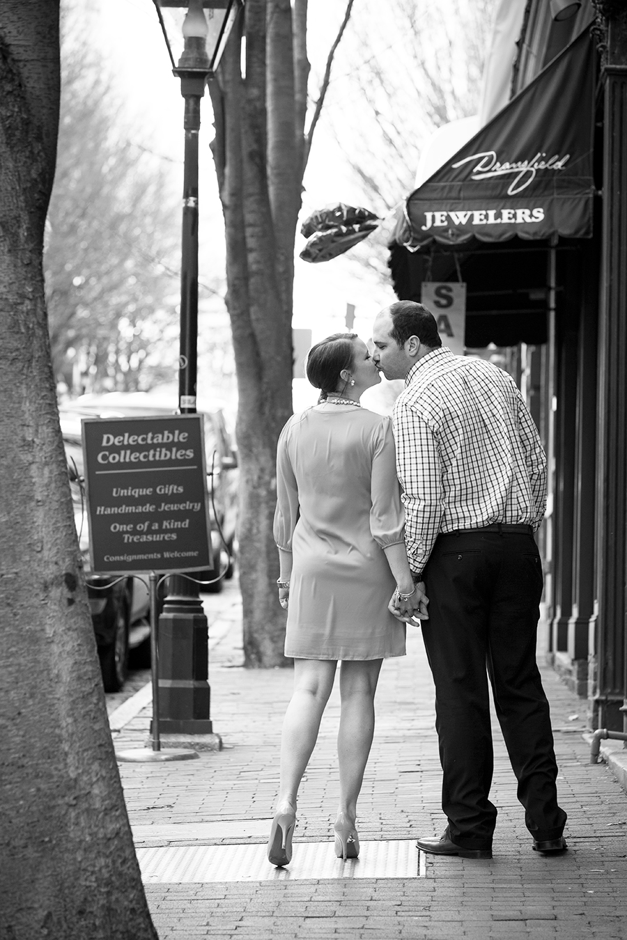 Kale  Lauras Urban Engagement Shoot - Image Property of www.j-dphoto.com