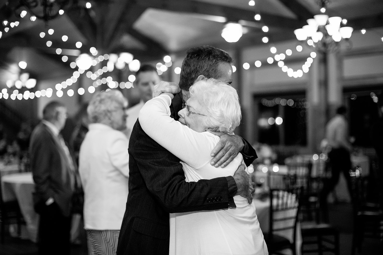 Morgan  Davids Wedding at House Mountain Inn - Image Property of www.j-dphoto.com