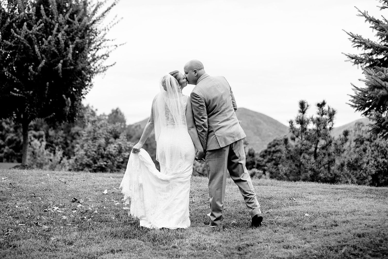 Morgan  Davids Wedding at House Mountain Inn - Image Property of www.j-dphoto.com