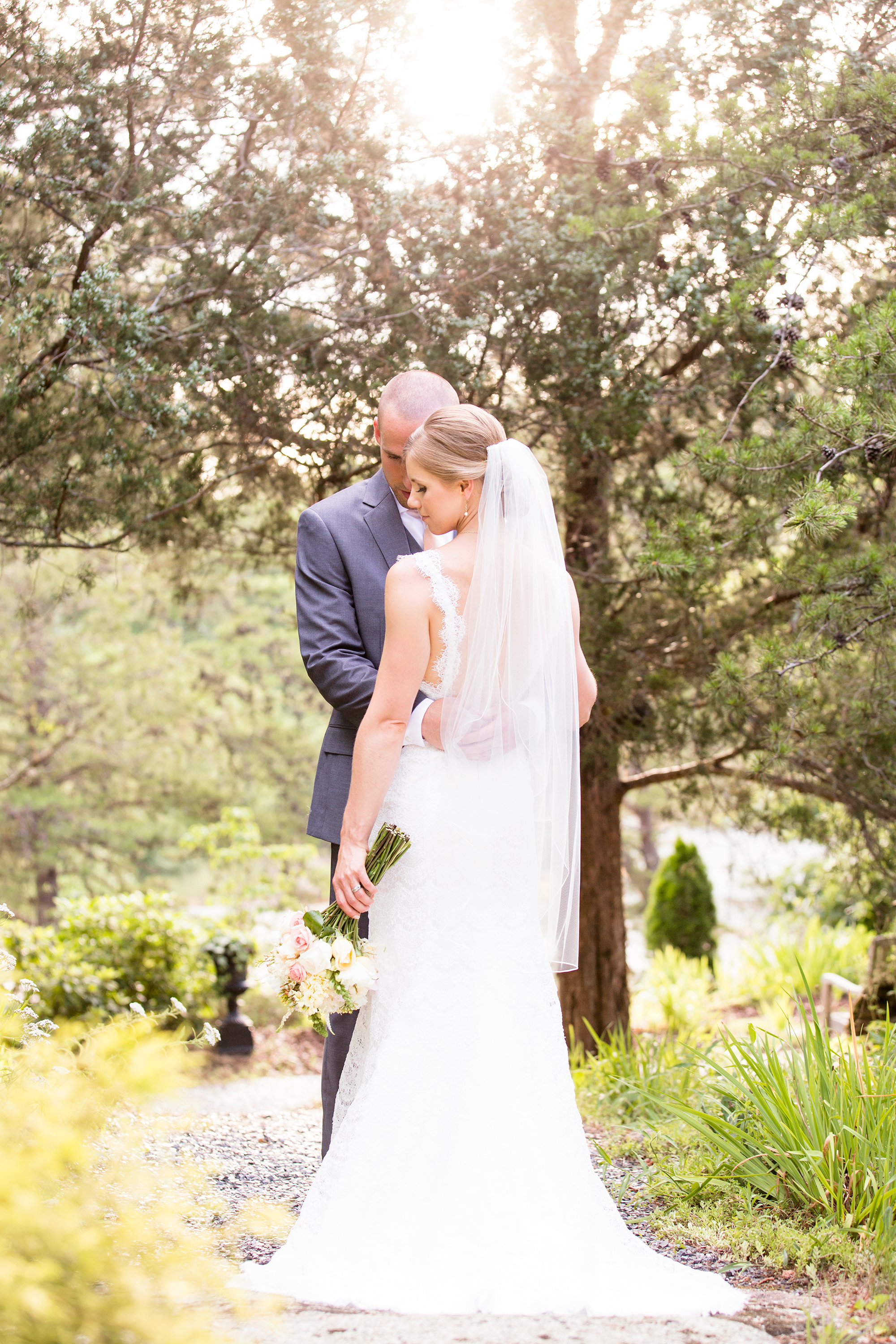 How to Manage a Wedding Day Timeline - Image Property of www.j-dphoto.com