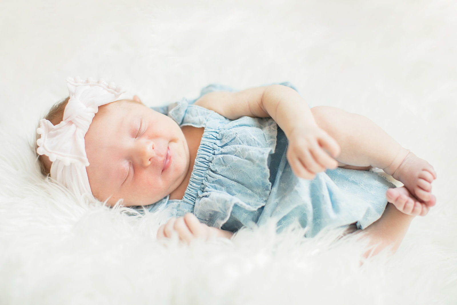 Family of Five at Home Lifestyle Newborn Shoot - Image Property of www.j-dphoto.com