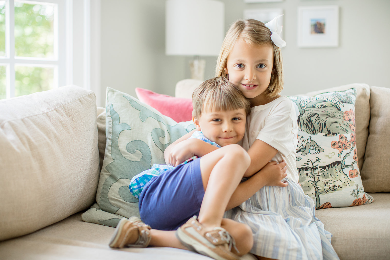 Family of Five at Home Lifestyle Newborn Shoot - Image Property of www.j-dphoto.com