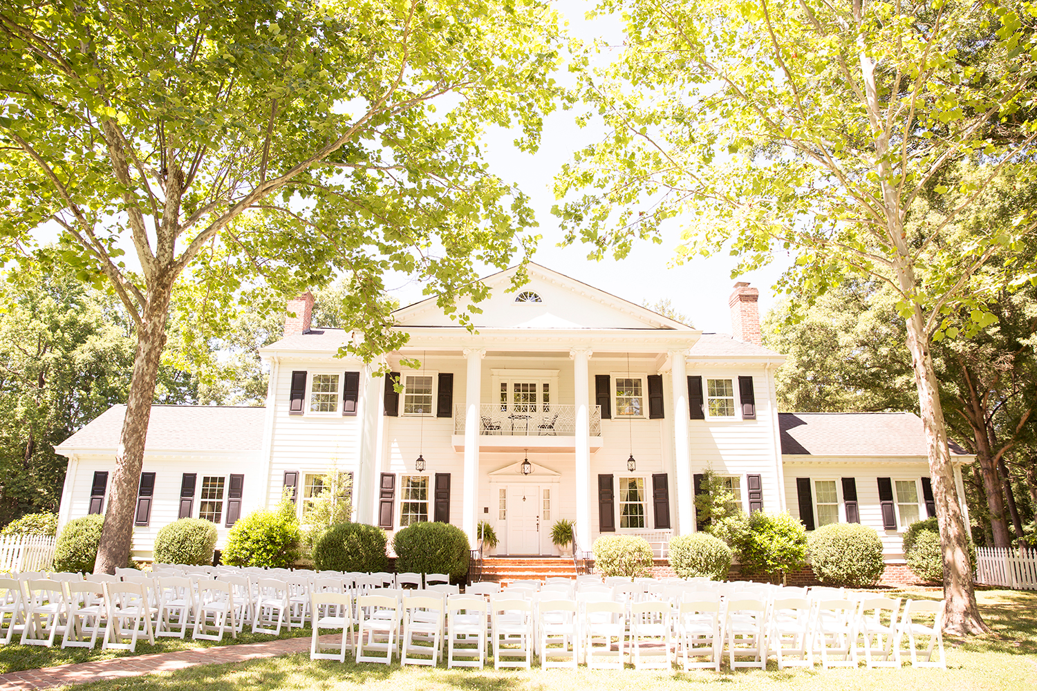 Summer Wedding at The Virginia Cliffe Inn - Image Property of www.j-dphoto.com