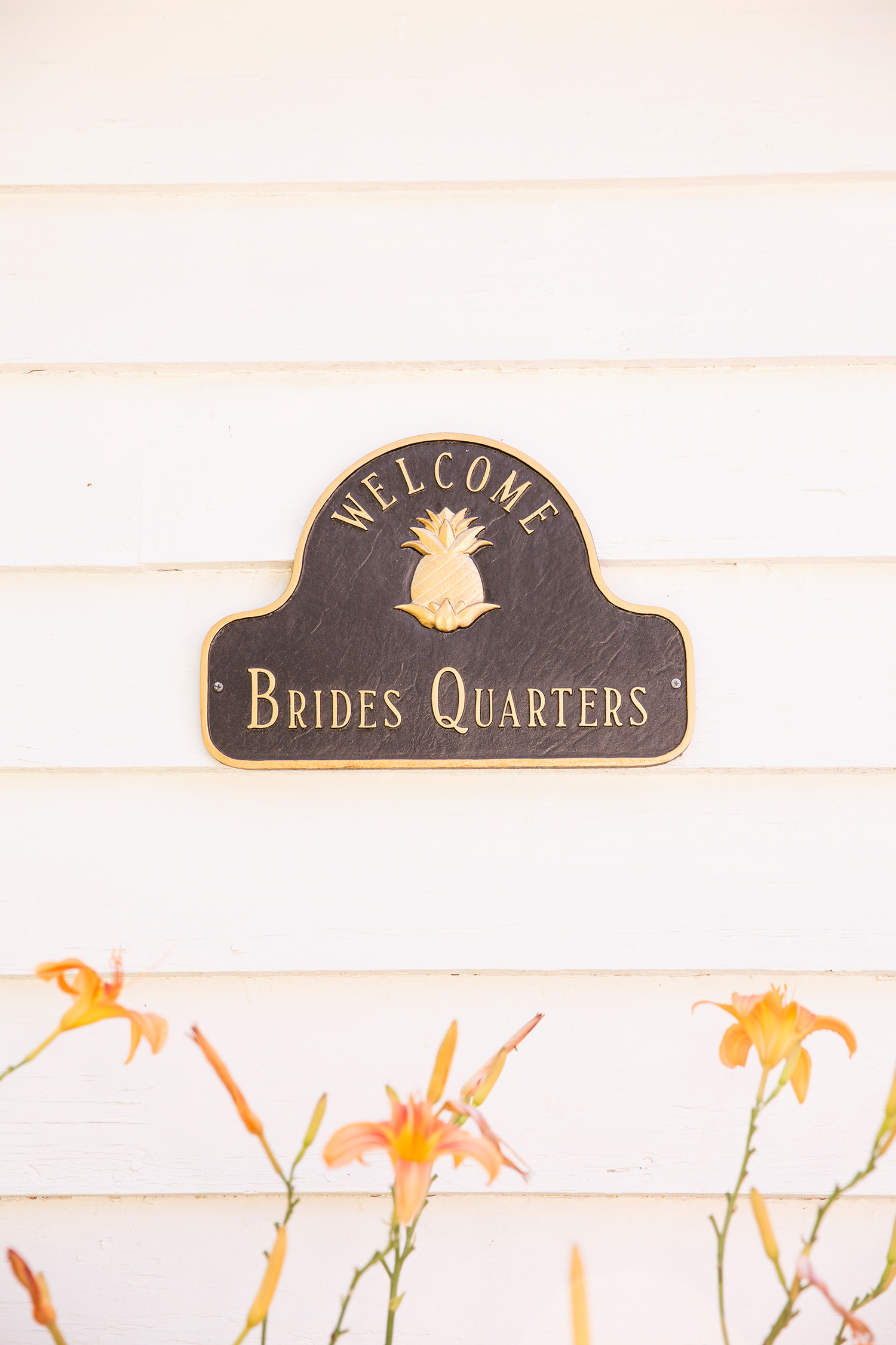 Summer Wedding at The Virginia Cliffe Inn - Image Property of www.j-dphoto.com