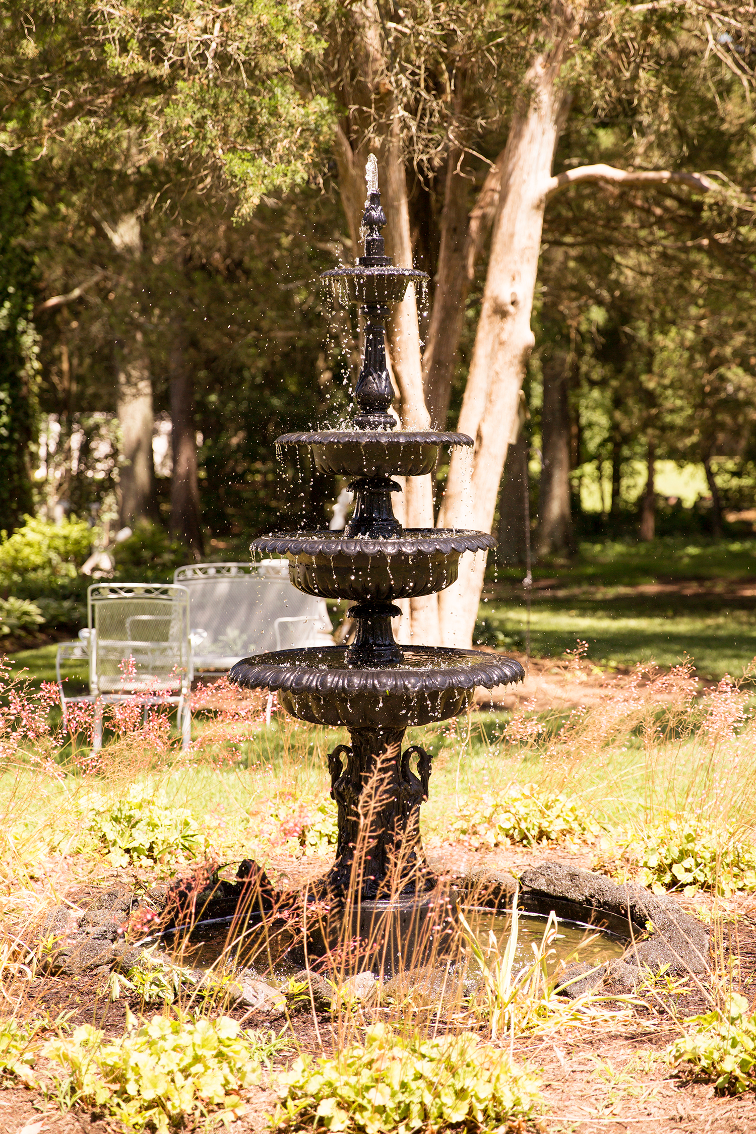 Summer Wedding at The Virginia Cliffe Inn - Image Property of www.j-dphoto.com