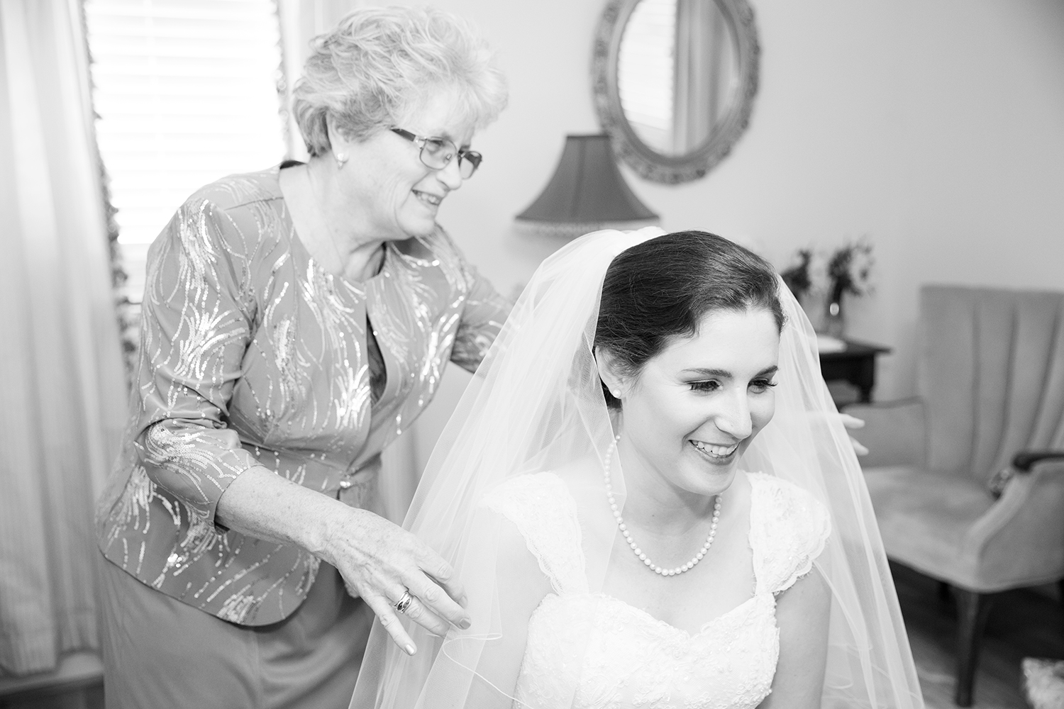 Summer Wedding at The Virginia Cliffe Inn - Image Property of www.j-dphoto.com