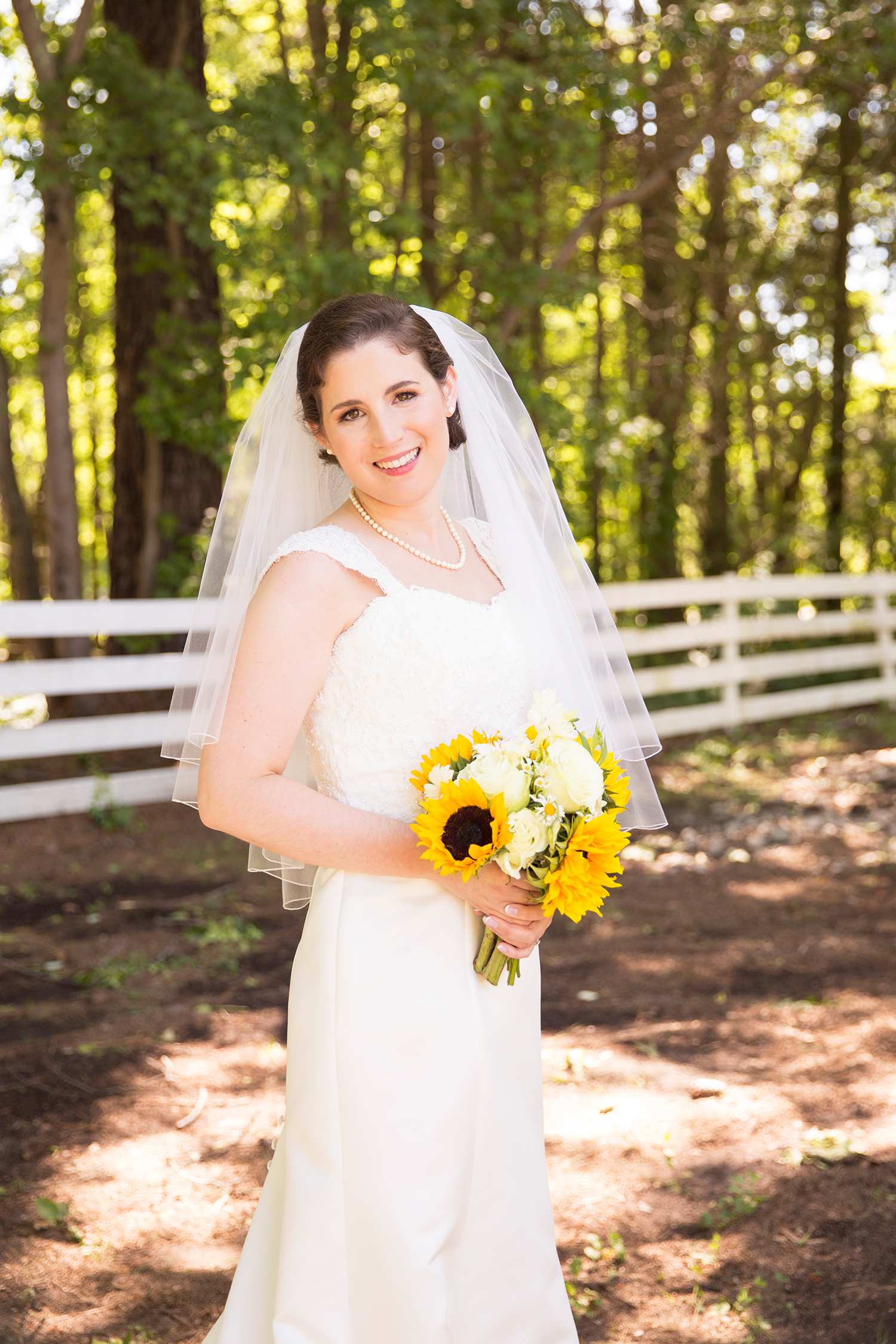 Summer Wedding at The Virginia Cliffe Inn - Image Property of www.j-dphoto.com