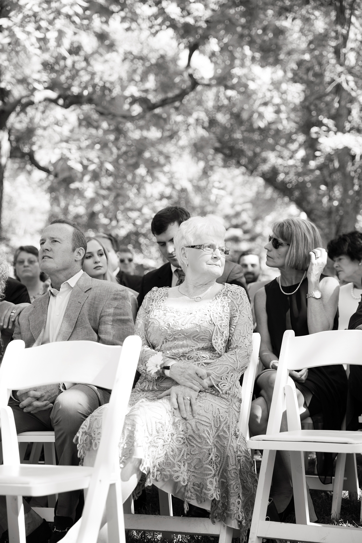 Summer Wedding at The Virginia Cliffe Inn - Image Property of www.j-dphoto.com